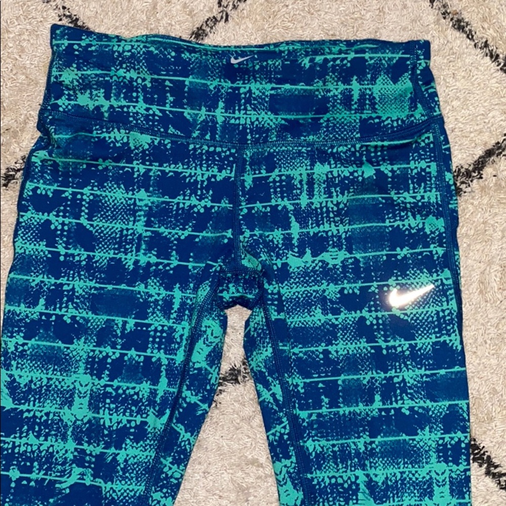 Nike dry fit cropped leggings